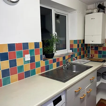 아파트 Newly Refurbished In Bradley Stoke, Near Cribbs Causeway, Bristol, For Long Stays, Group Stays, Contractors, Sleeps Up To 7 Guests, Free Parking!! *