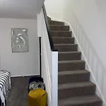 Daire Newly Refurbished In Bradley Stoke, Near Cribbs Causeway, Bristol, For Long Stays, Group Stays, Contractors, Sleeps Up To 7 Guests, Free Parking!! *