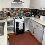 Newly Refurbished In Bradley Stoke, Near Cribbs Causeway, Bristol, For Long Stays, Group Stays, Contractors, Sleeps Up To 7 Guests, Free Parking!! *