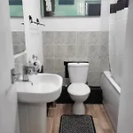 Newly Refurbished In Bradley Stoke, Near Cribbs Causeway, Bristol, For Long Stays, Group Stays, Contractors, Sleeps Up To 7 Guests, Free Parking!! *