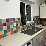 Newly Refurbished In Bradley Stoke, Near Cribbs Causeway, Bristol, For Long Stays, Group Stays, Contractors, Sleeps Up To 7 Guests, Free Parking!! Bristol