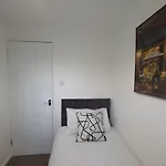 Newly Refurbished In Bradley Stoke, Near Cribbs Causeway, Bristol, For Long Stays, Group Stays, Contractors, Sleeps Up To 7 Guests, Free Parking!! *
