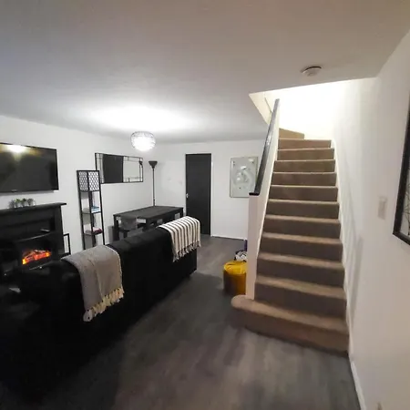 Newly Refurbished In Bradley Stoke, Near Cribbs Causeway, Bristol, For Long Stays, Group Stays, Contractors, Sleeps Up To 7 Guests, Free Parking!! 公寓 布里斯托