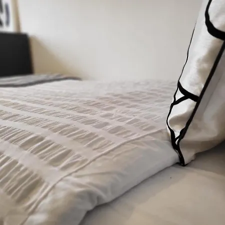 公寓 Newly Refurbished In Bradley Stoke, Near Cribbs Causeway, Bristol, For Long Stays, Group Stays, Contractors, Sleeps Up To 7 Guests, Free Parking!! 布里斯托